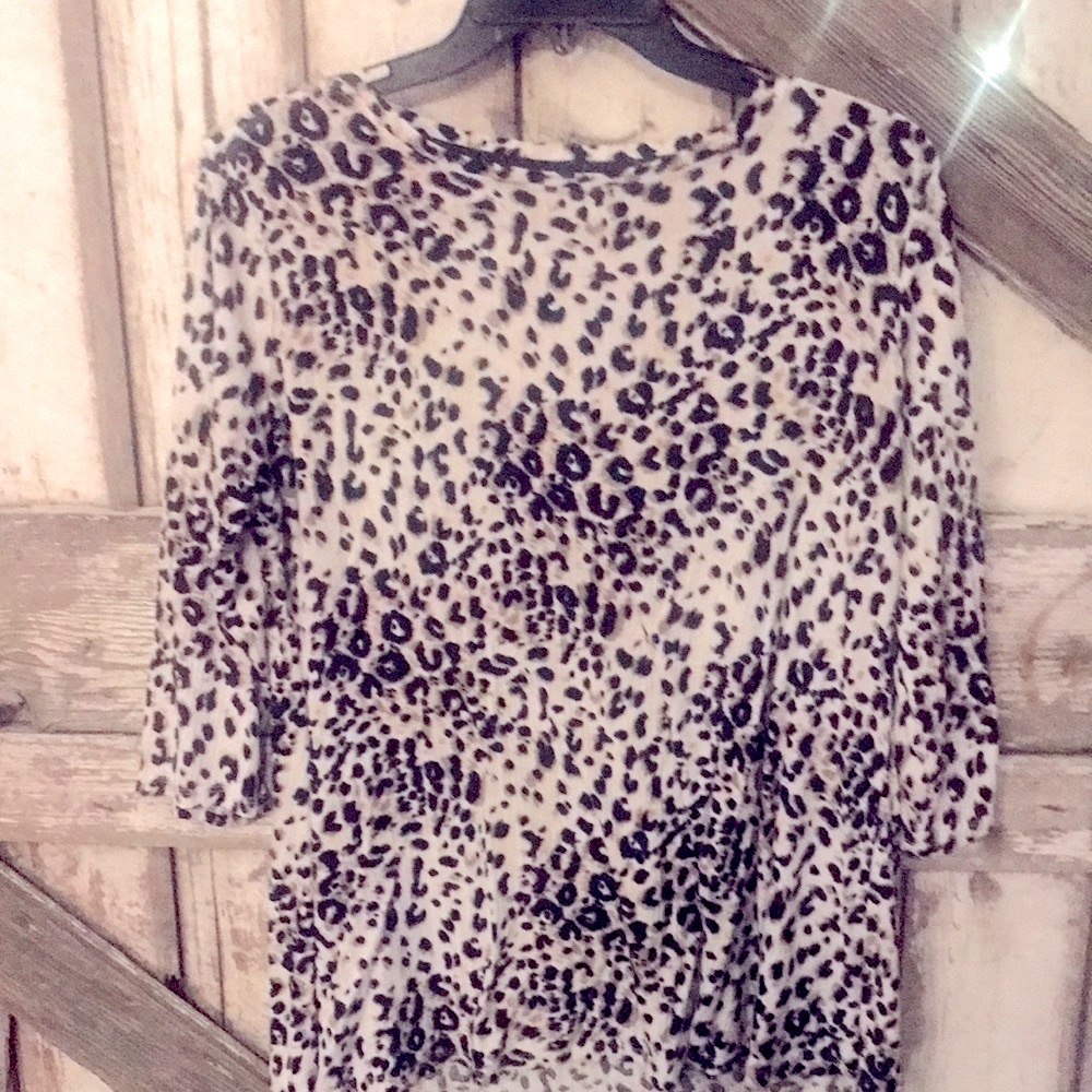 3/4 sleeves, leopard print top